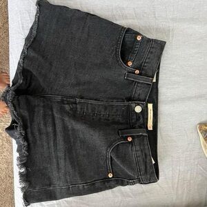 Levi’s ribcage short